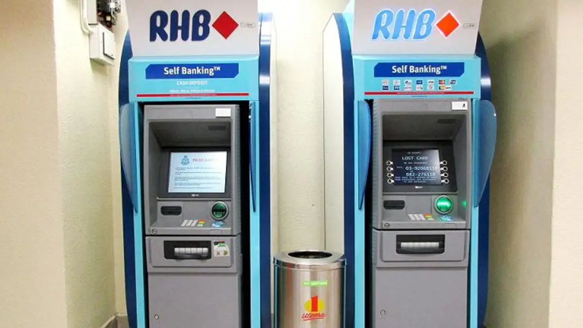 Menggunakan Mesin ATM RHB