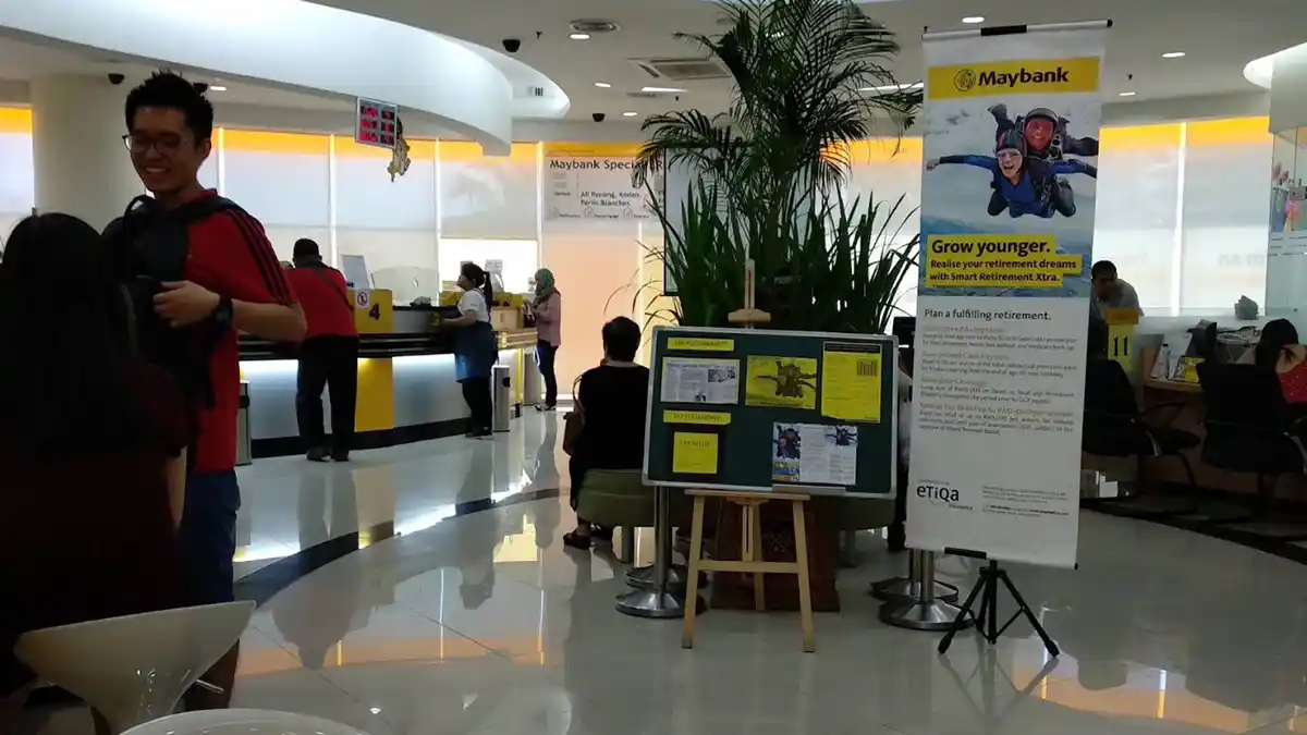 Pengalaman Pengguna Khidmat Pelanggan Bank Maybank
