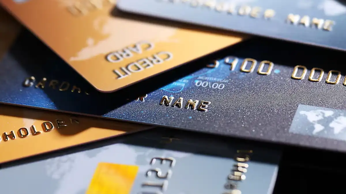 Pemilik Sesuai Maybank PETRONAS Visa Gold
